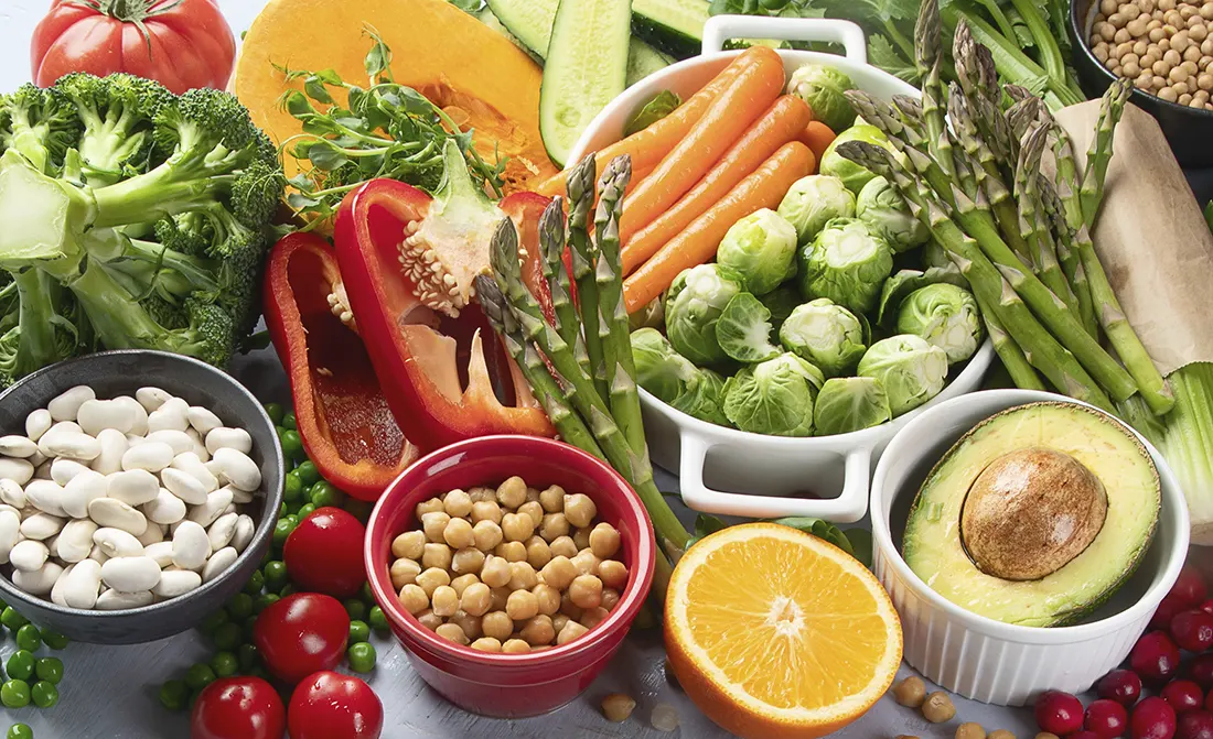 Il primo passo è un colloquio con il nutrizionista, durante il quale verrà discusso il tuo stato di salute, i tuoi obiettivi e le tue esigenze individuali. Sulla base di queste informazioni, il nutrizionista elaborerà un piano alimentare personalizzato che ti aiuterà a raggiungere i tuoi obiettivi di salute e benessere.